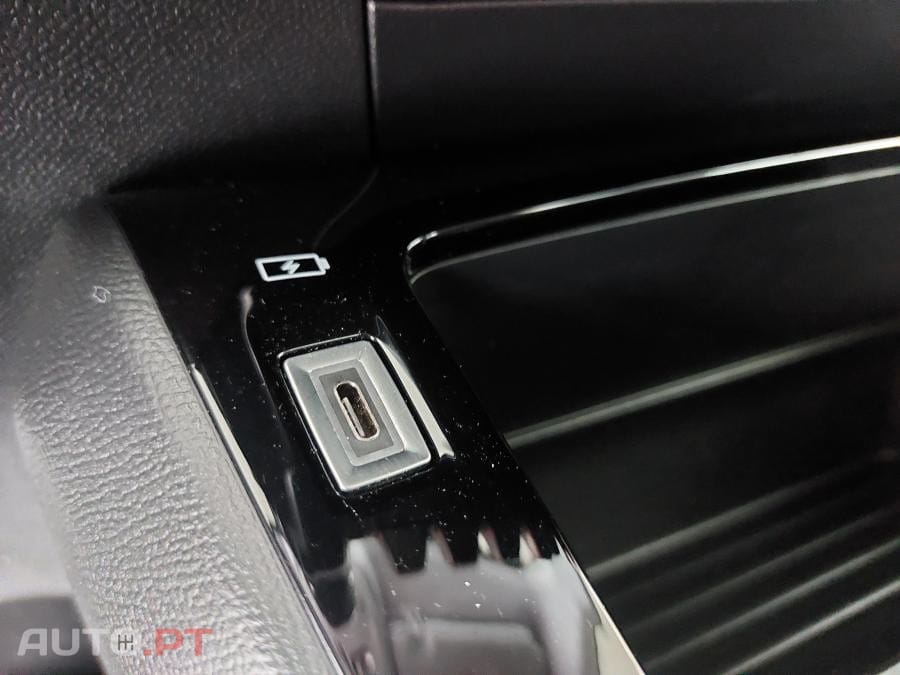 Peugeot E-208 50 kWh Active