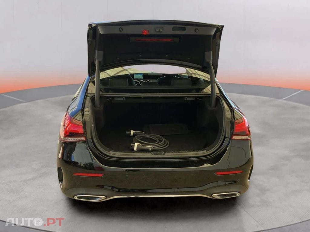 Mercedes-Benz A 250 Limousine e AMG Line