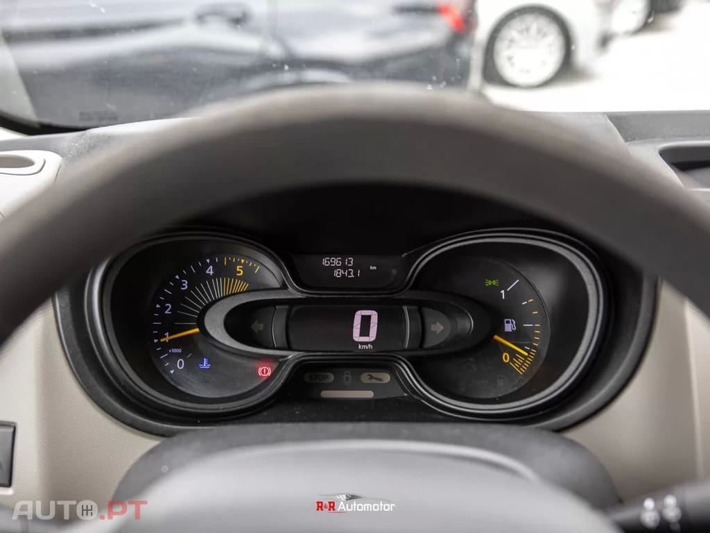 Renault Trafic 1.6dCi L1H1 9 Lugares NACIONAL