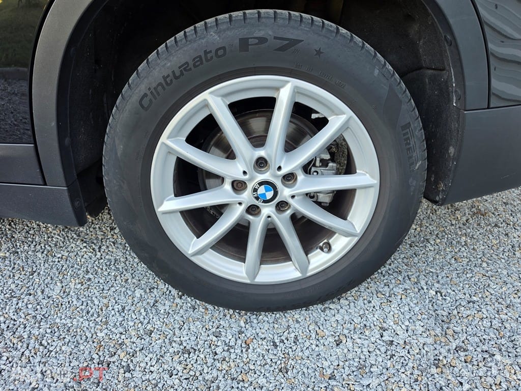 BMW X1 16 d sDrive Advantage — fotografia 8