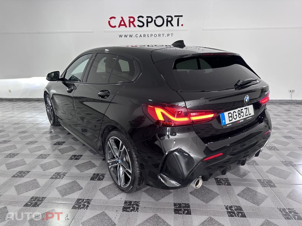 BMW 118 i Pack Desportivo M Auto