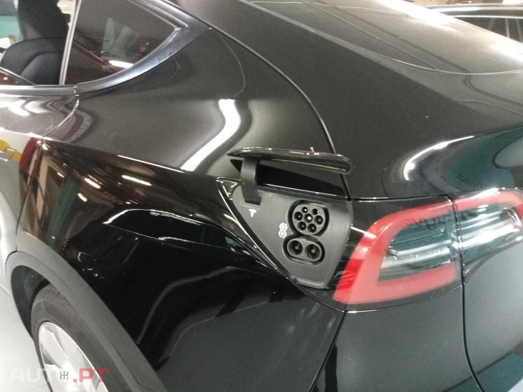 Tesla Model Y Long Range Tração Integral