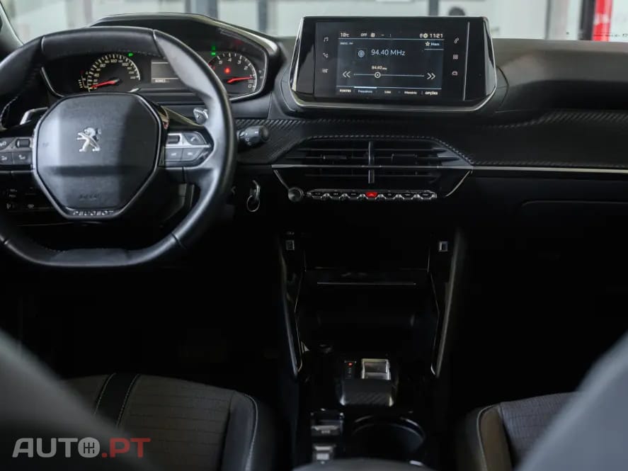 Peugeot 2008 1.2 PureTech Allure EAT8