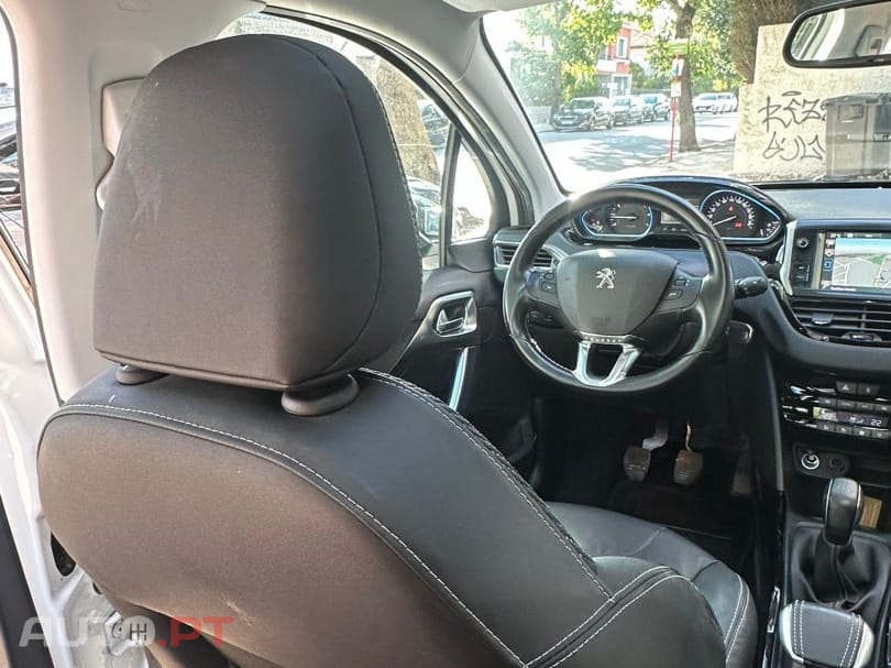 Peugeot 2008 1.2 PureTech Allure