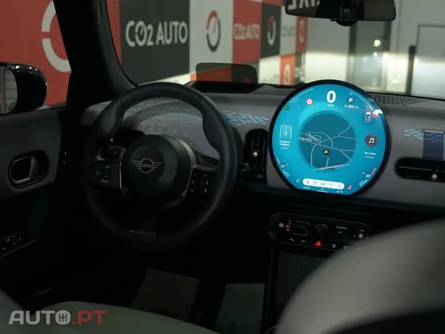 MINI Cooper Cooper C Favoured M