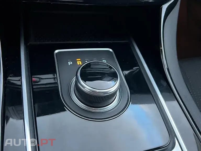 Jaguar XE 2.0 D Prestige