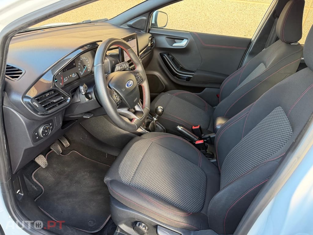 Ford Puma 1.0 EcoBoost MHEV ST-Line X Desgin