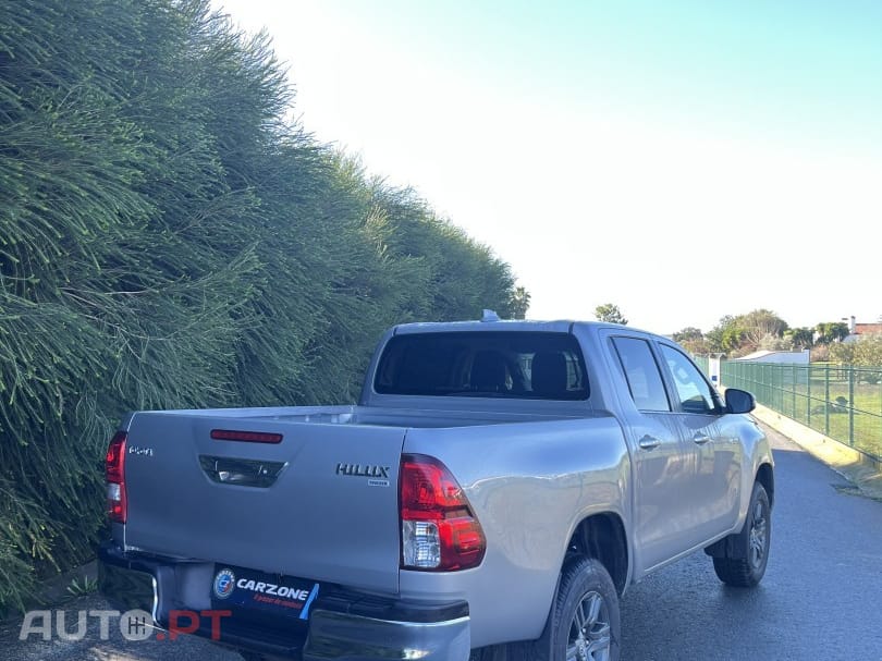 Toyota Hilux 2.4 D-4D 4WD CD CM Aut.