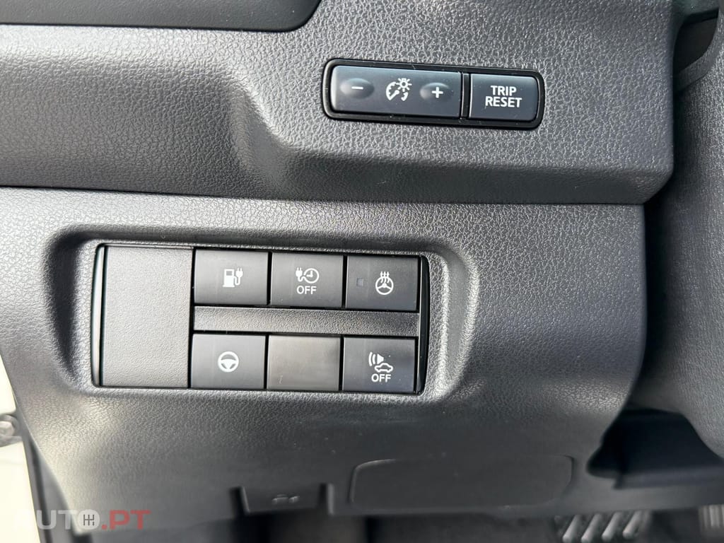 Nissan Leaf N-Connecta Two Tone