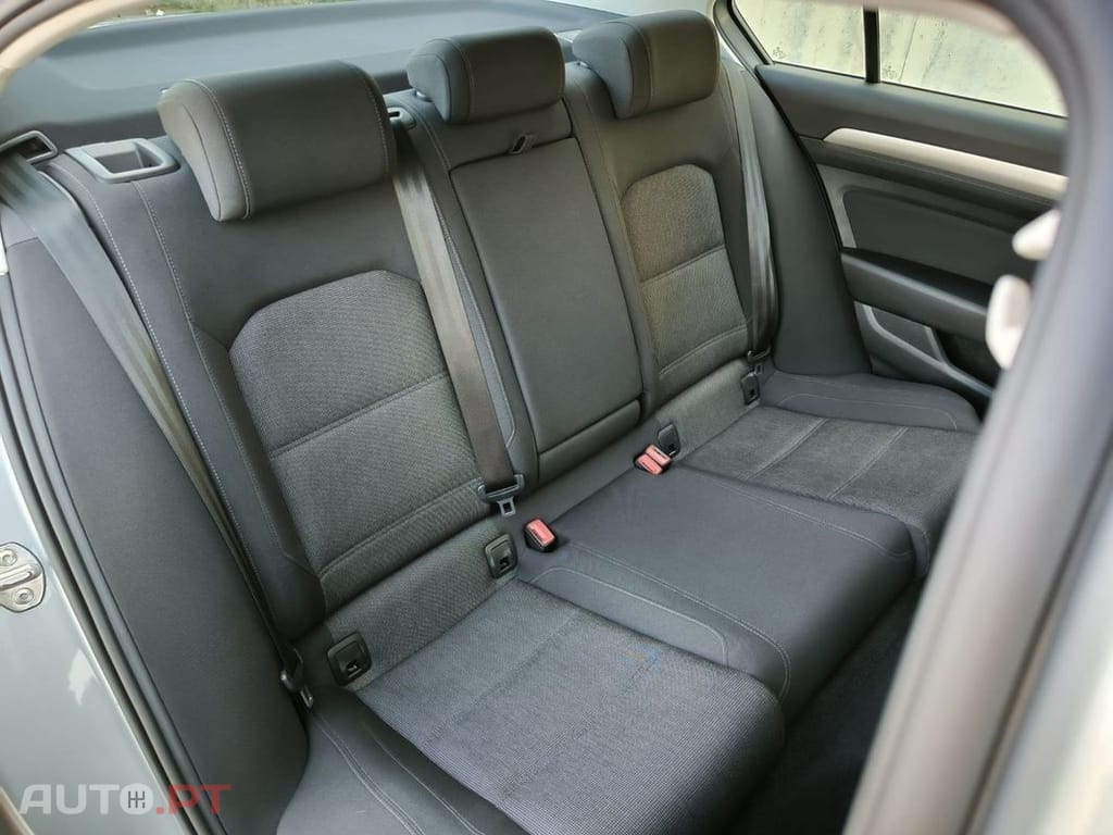 Volkswagen Passat 2.0 TDI Business P.DSG