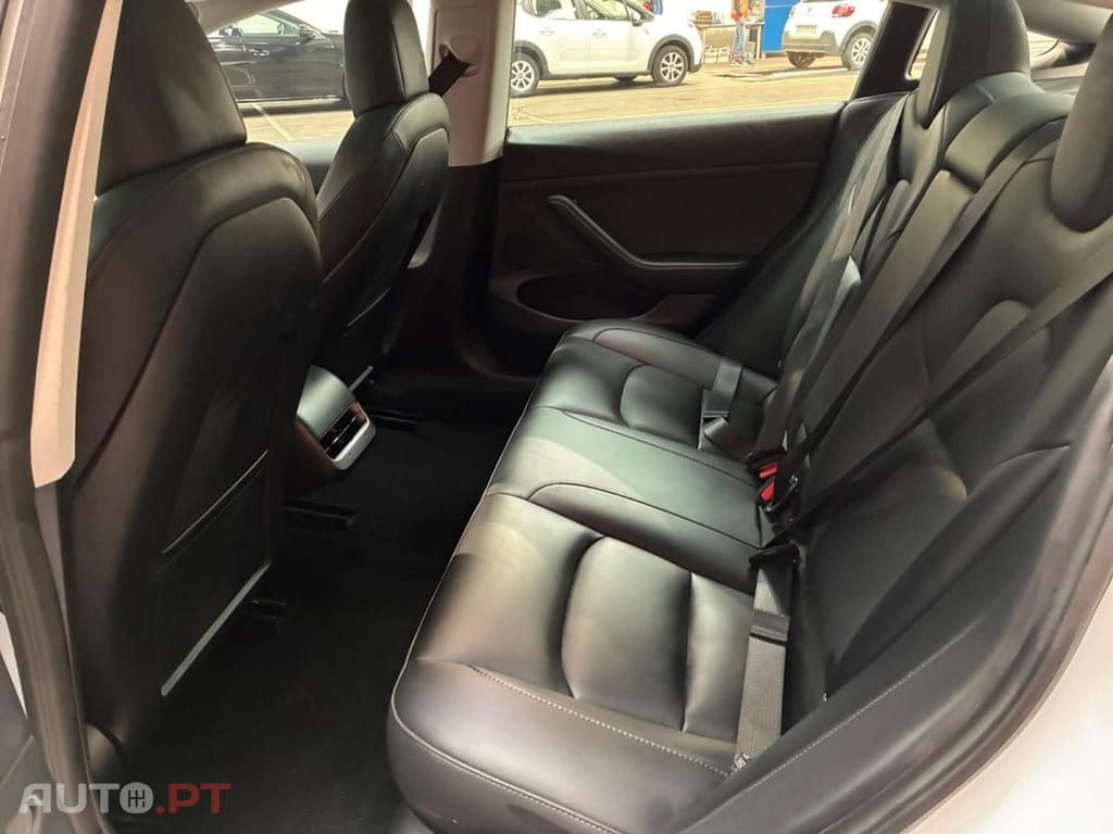 Tesla Model 3 Standard Range Plus RWD