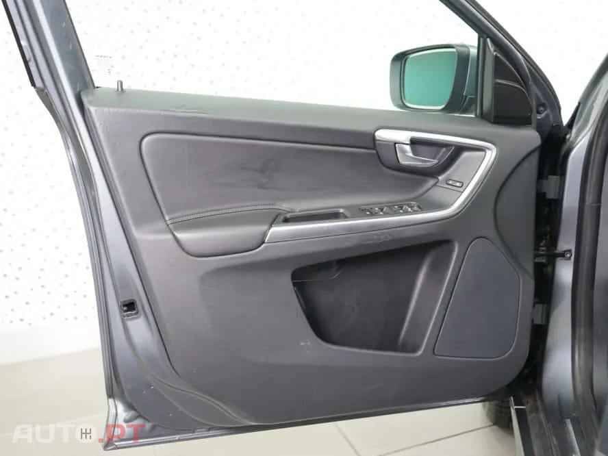 Volvo XC60 2.0 D3 Momentum Geartronic