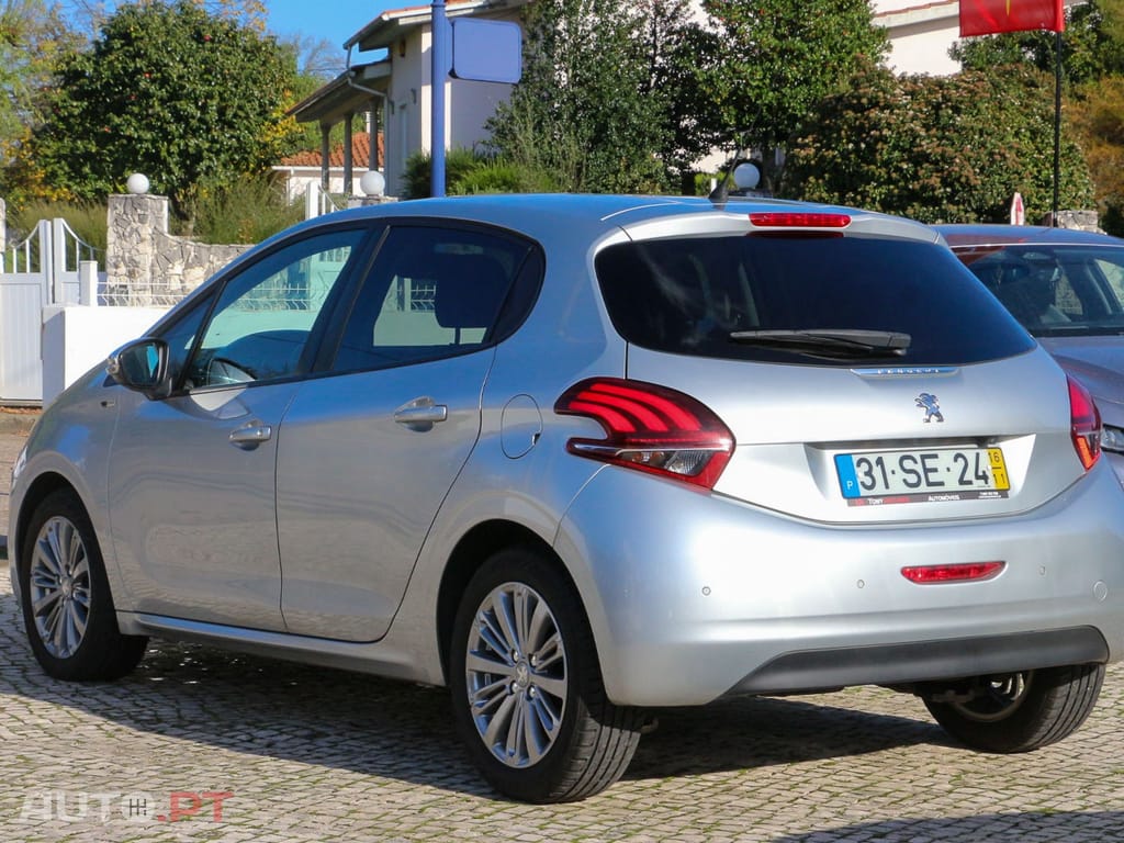 Peugeot 208 1.6 BlueHDi Style