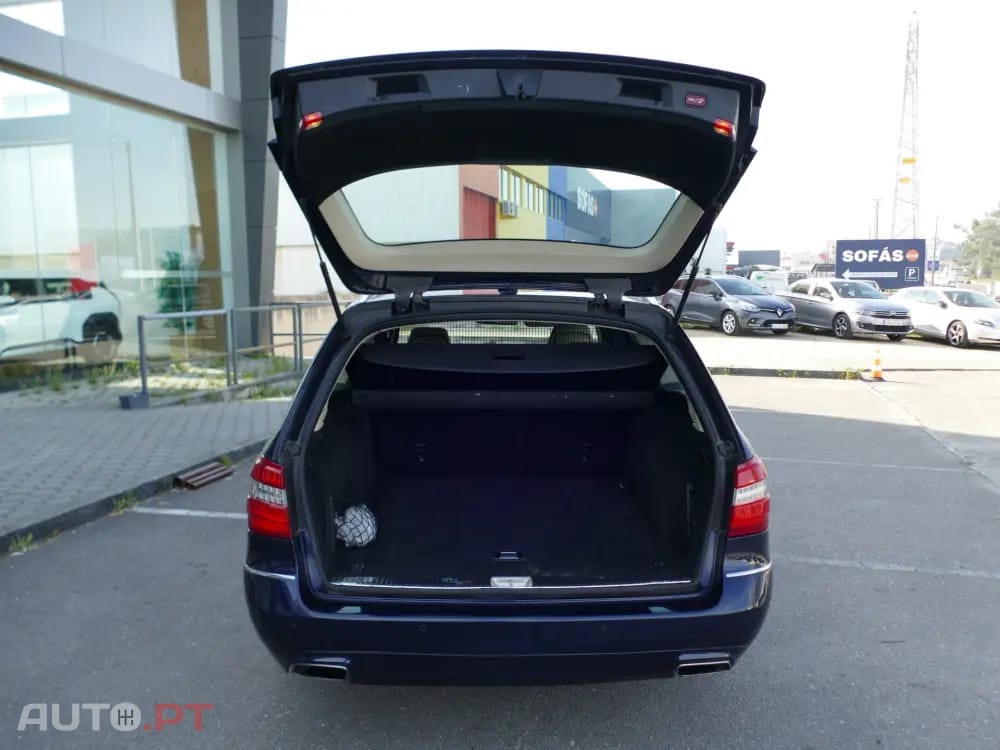Mercedes-Benz E 220 CDi Avantgarde BE Auto.