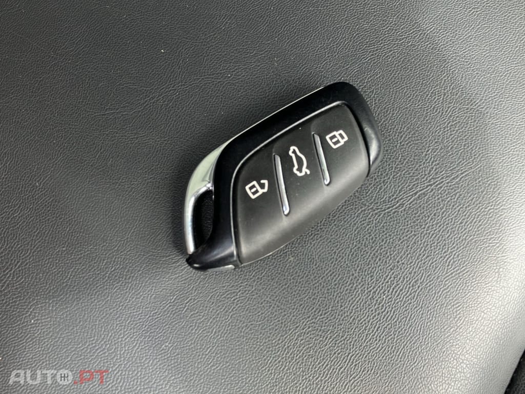 MG ZS EV 72.6 kWh Luxury OBC 11 KW