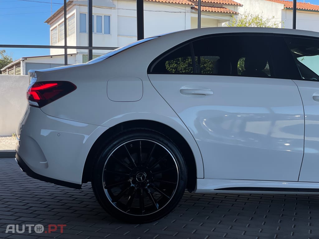 Mercedes-Benz A 250 e AMG Line