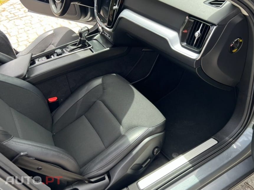 Volvo V60 2.0 D3 Momentum Plus Geartronic