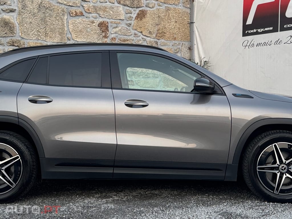 Mercedes-Benz EQA 250 AMG Line IVA Dedutível