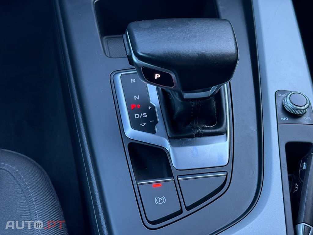 Audi A4 Avant 30 TDI Advanced S tronic