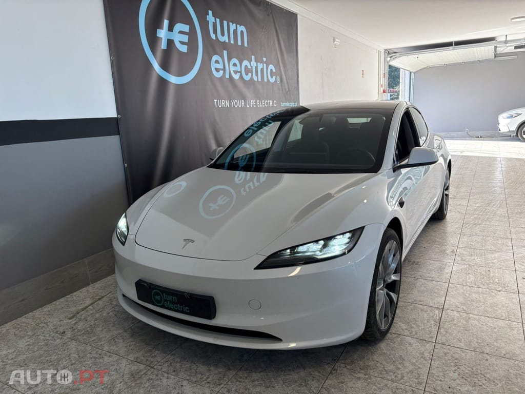 Tesla Model 3 Tração Traseira