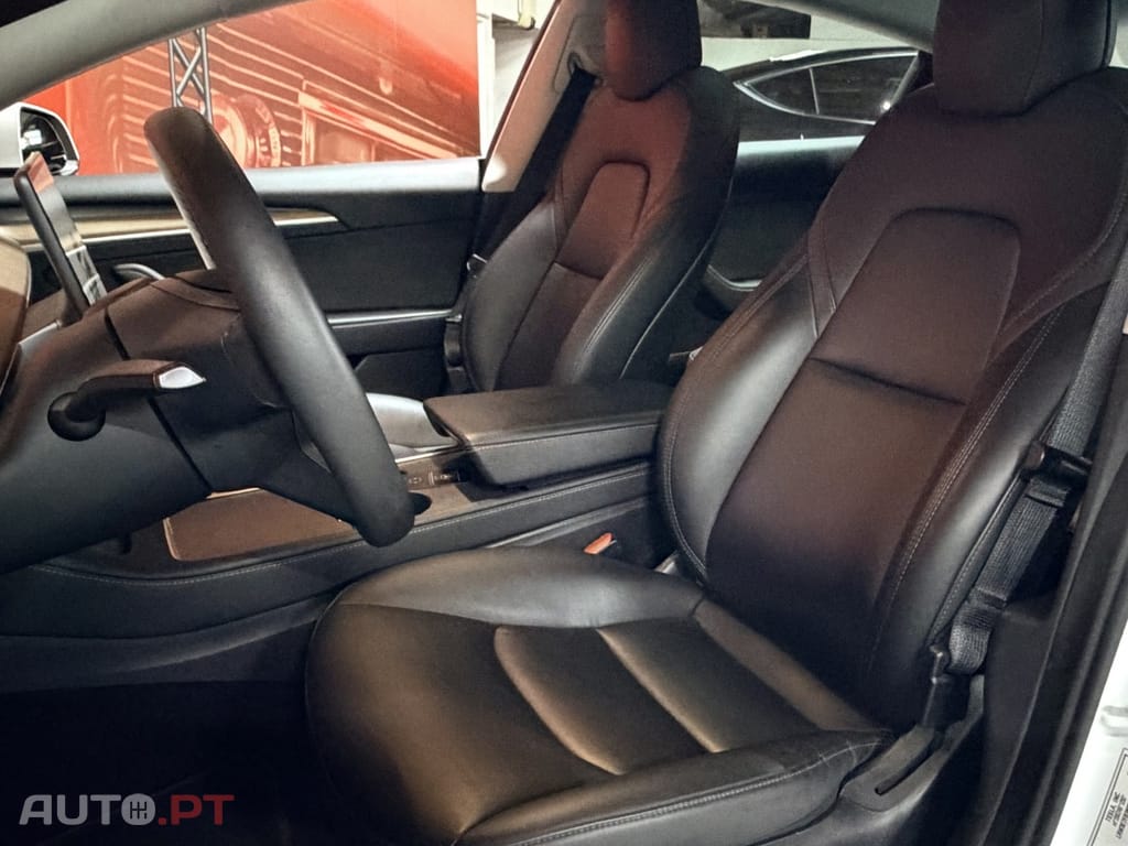 Tesla Model 3 Tração Traseira