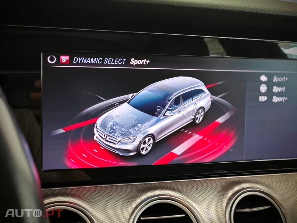 Mercedes-Benz E 220 Exclusive — fotografia 50