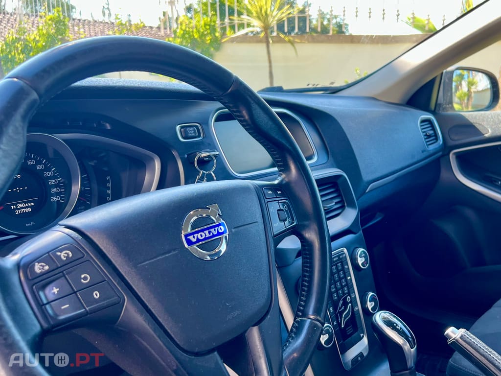 Volvo V40 1.6 diesel caixa automática