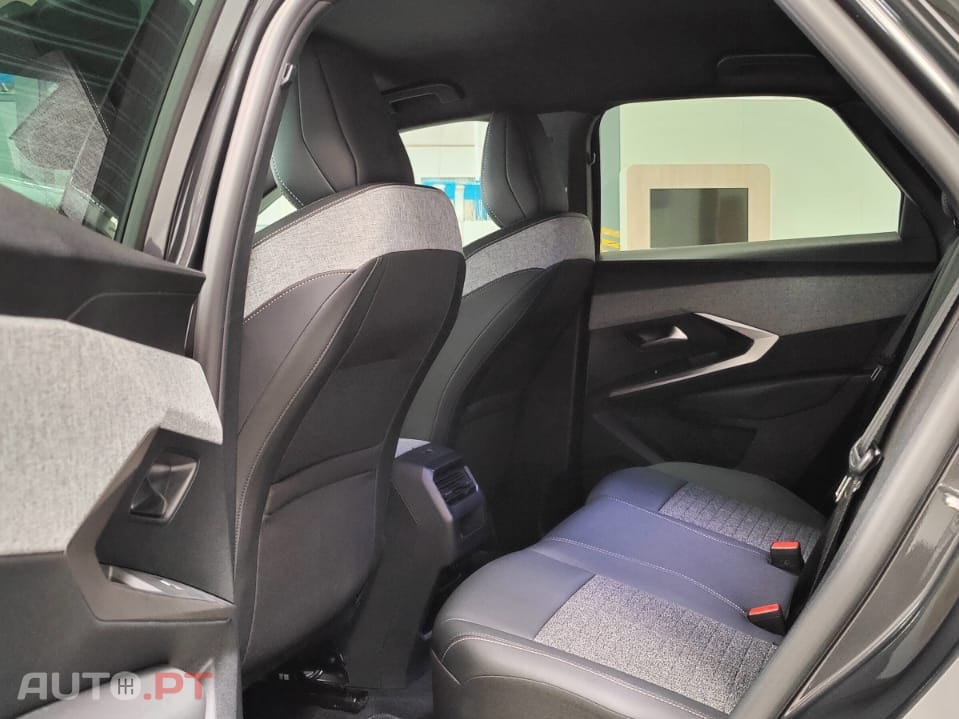 Peugeot 3008 1.2 Hybrid Allure e-DCS6
