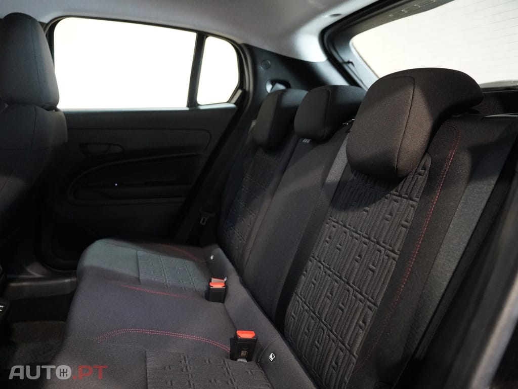 Fiat 600e 54 kWh (Red)