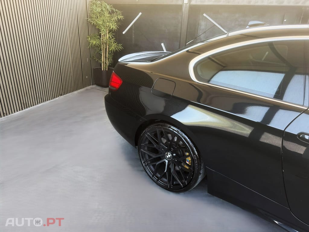 BMW 330 i Pack M