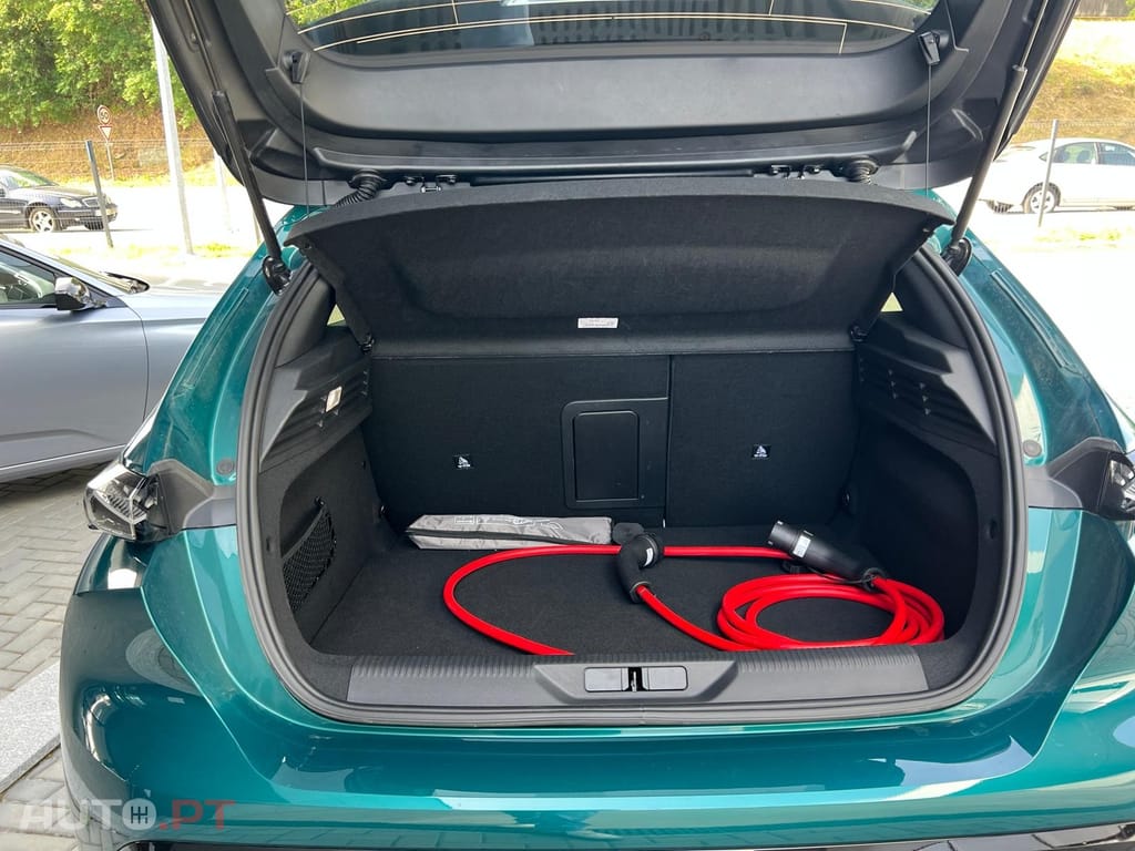 Peugeot E-308 54 kWh GT