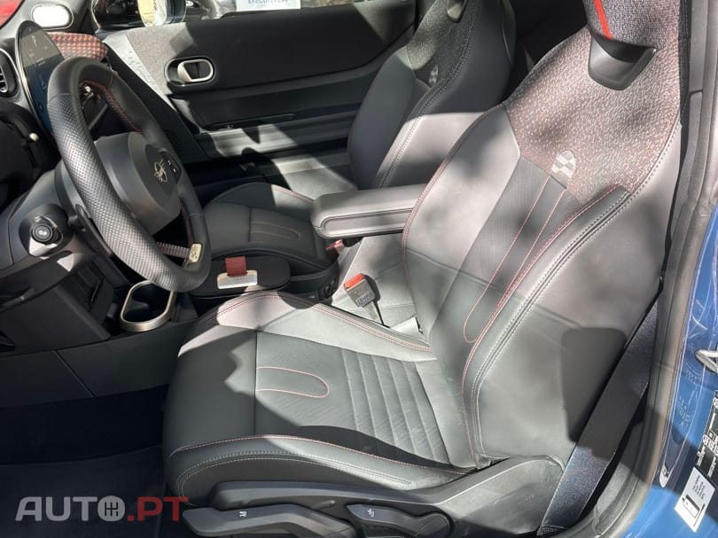 MINI Cooper John Cooper Works Auto Desportiva