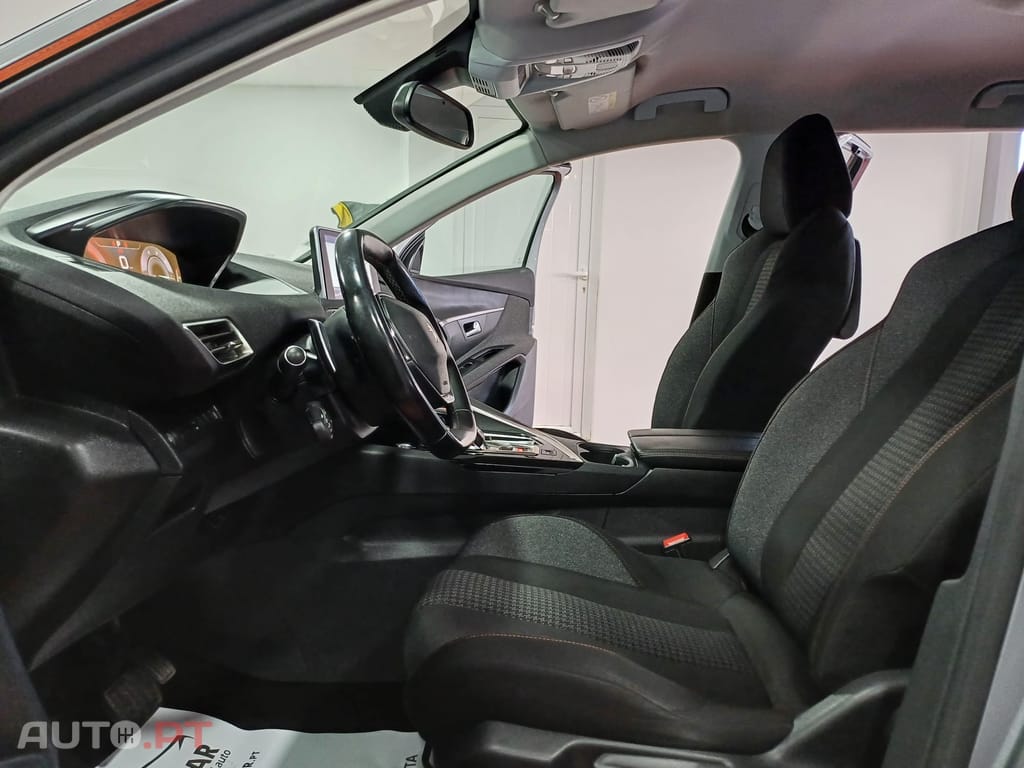 Peugeot 5008 1.5 BlueHDi Allure EAT8