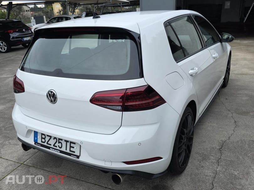 Volkswagen Golf 2.0 TSI GTI