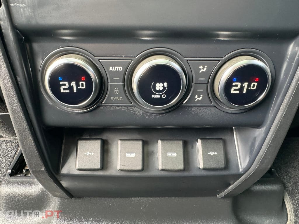 Land Rover Defender 2.0 D 110 AWD S