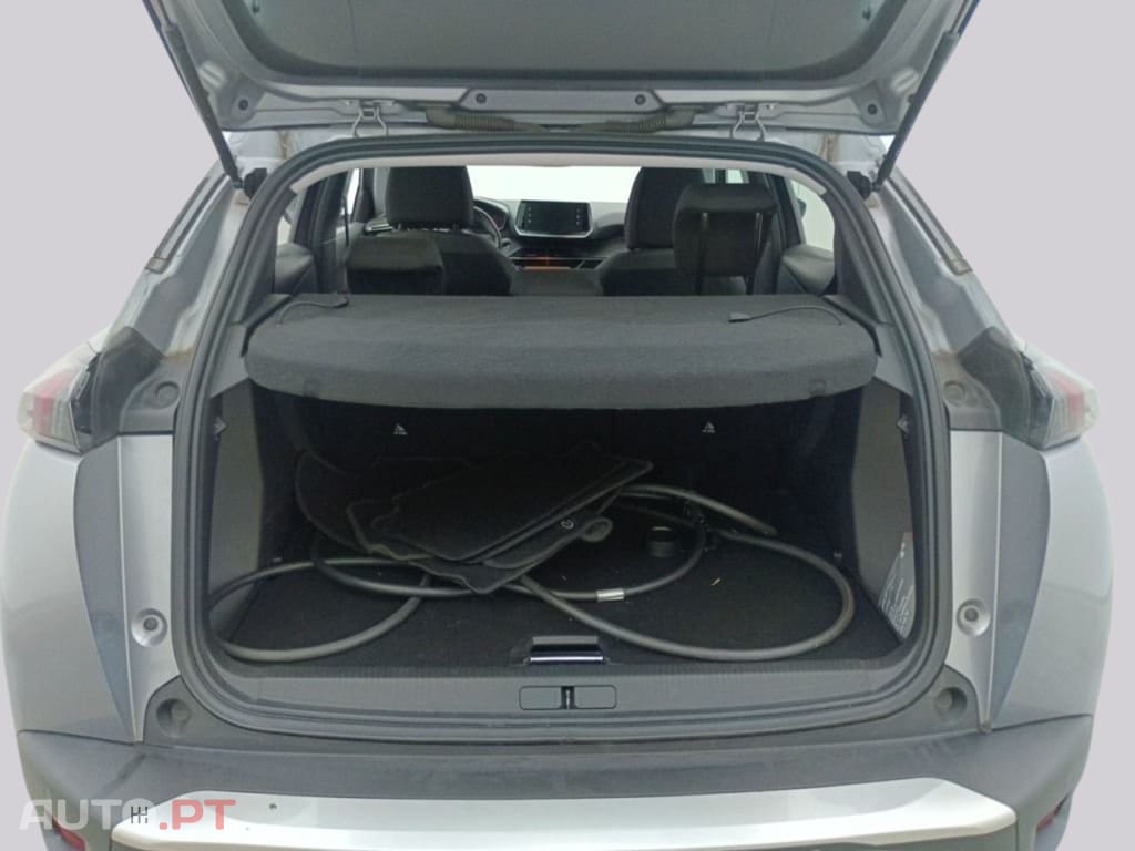Peugeot E-2008 Active I.V.A DEDUTIVEL