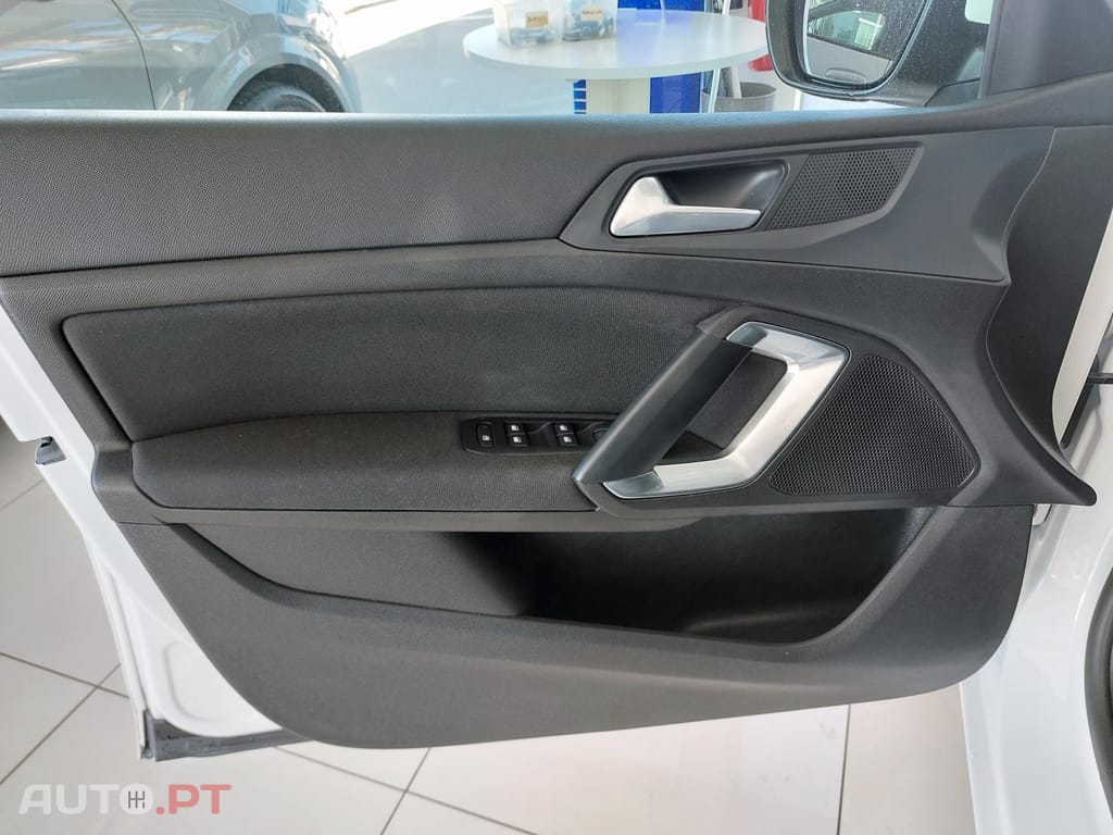 Peugeot 308 1.5 BlueHDi Business Line