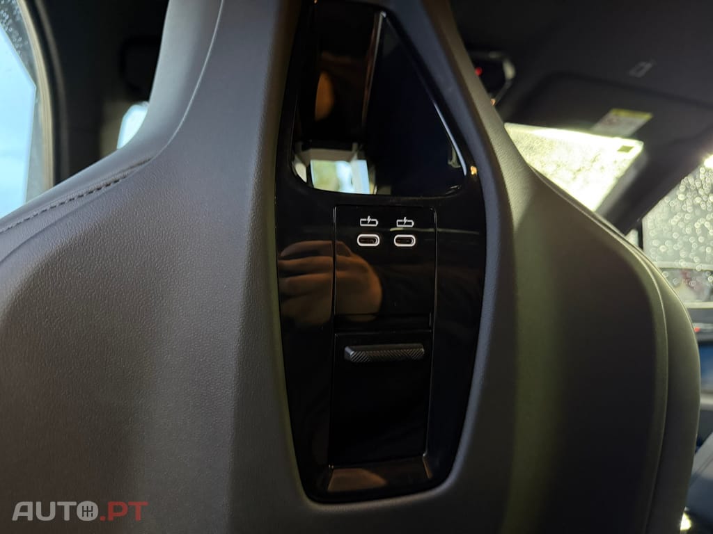 BMW iX xDrive 40 Pack Desportivo