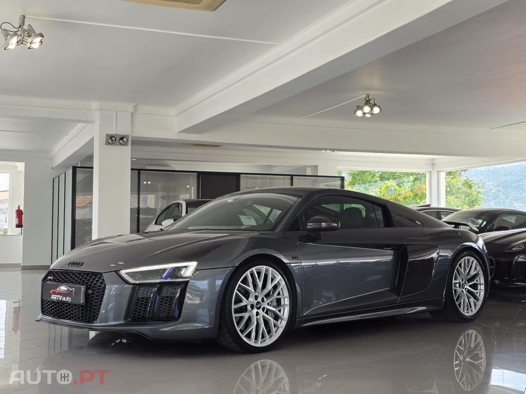 Audi R8 V10 plus 5.2 FSI quattro S tronic