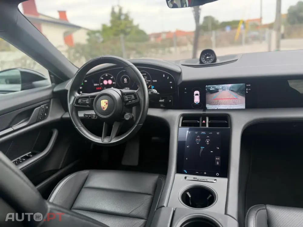 Porsche Taycan ST 4S