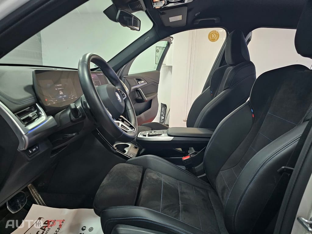 BMW iX1 eDrive20 Edição Desportiva M