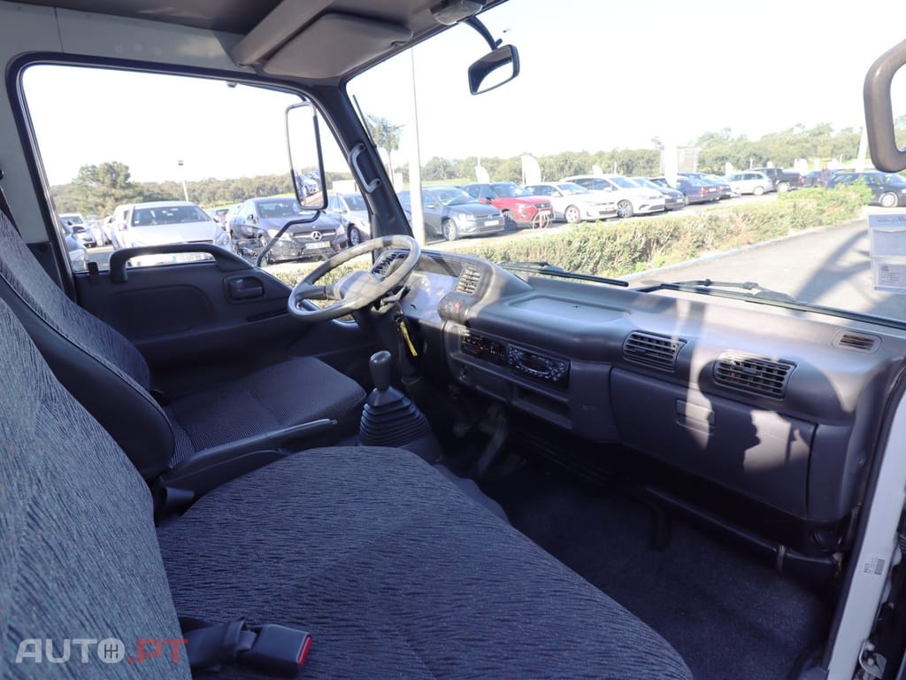 Isuzu Série N NKR 55 LL 5D