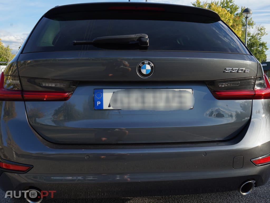 BMW 330 e touring auto