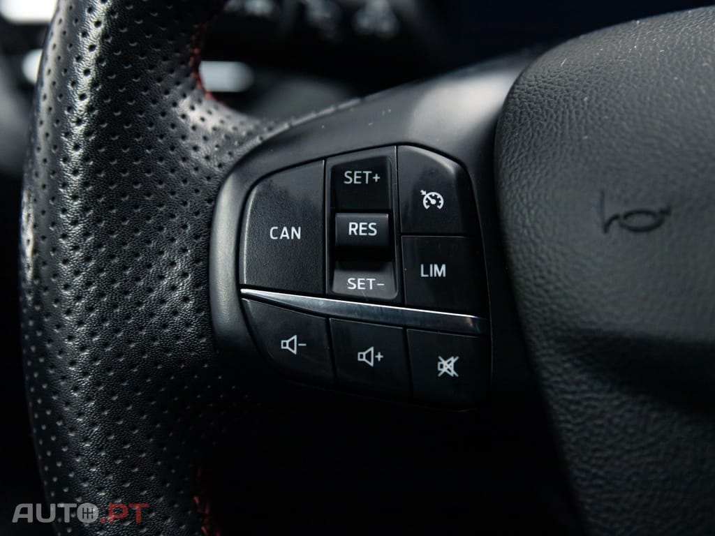 Ford Focus 1.0 EcoBoost MHEV ST-Line