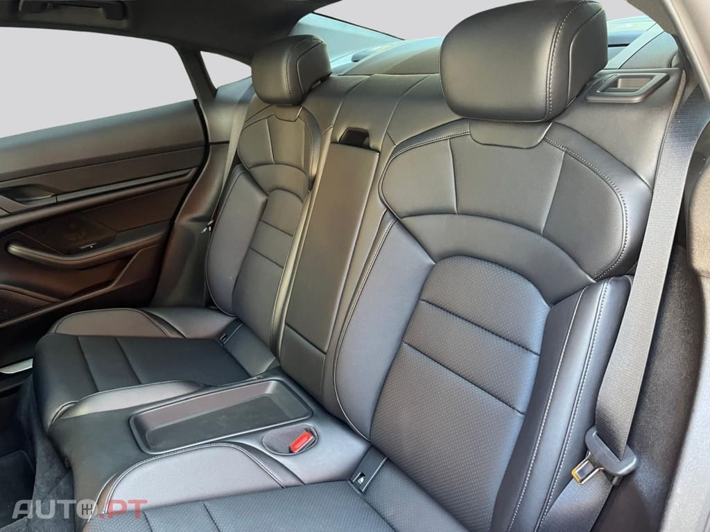 Porsche Taycan 4S I.V.A DEDUTIVEL