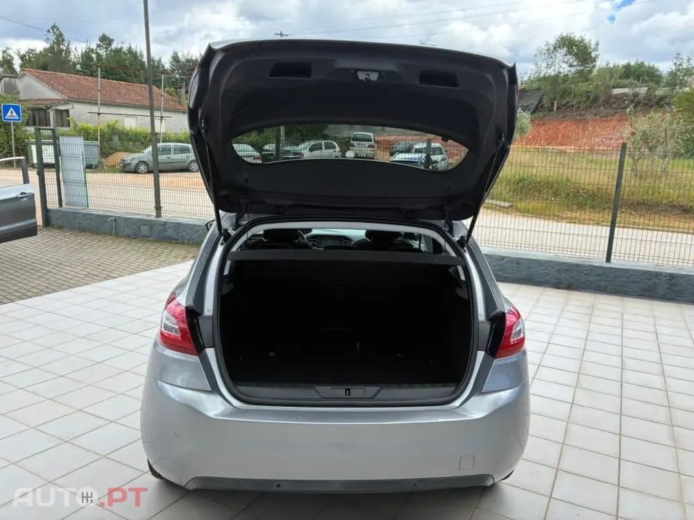 Peugeot 308 1.6 BlueHDi Allure J17
