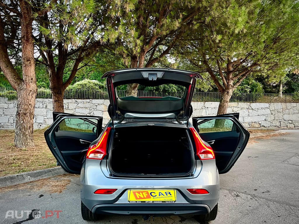 Volvo V40 D2