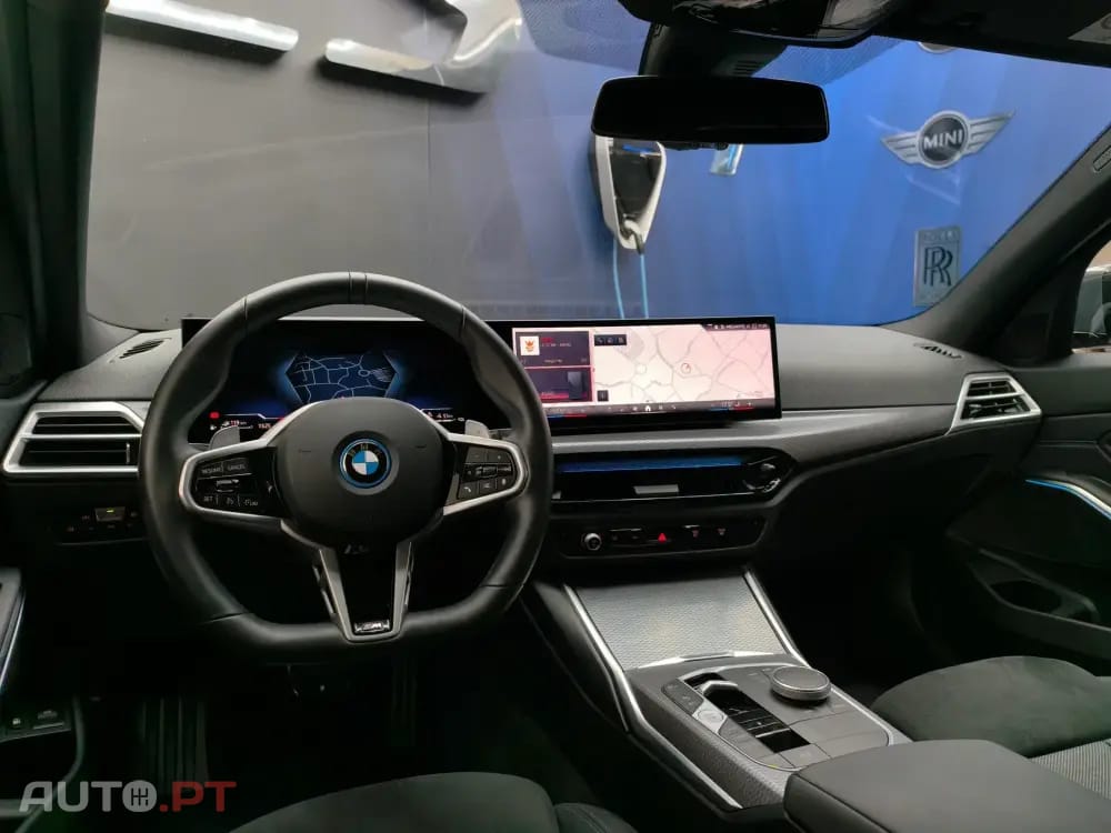BMW 330 e Pack Desportivo M Pro Auto