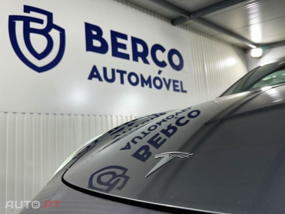 Tesla Model Y Performance Dual Motor AWD