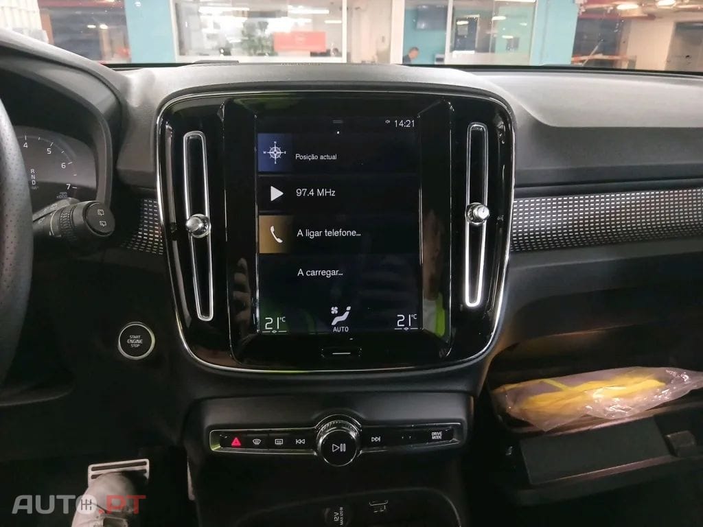 Volvo XC40 2.0 T4 R-Design